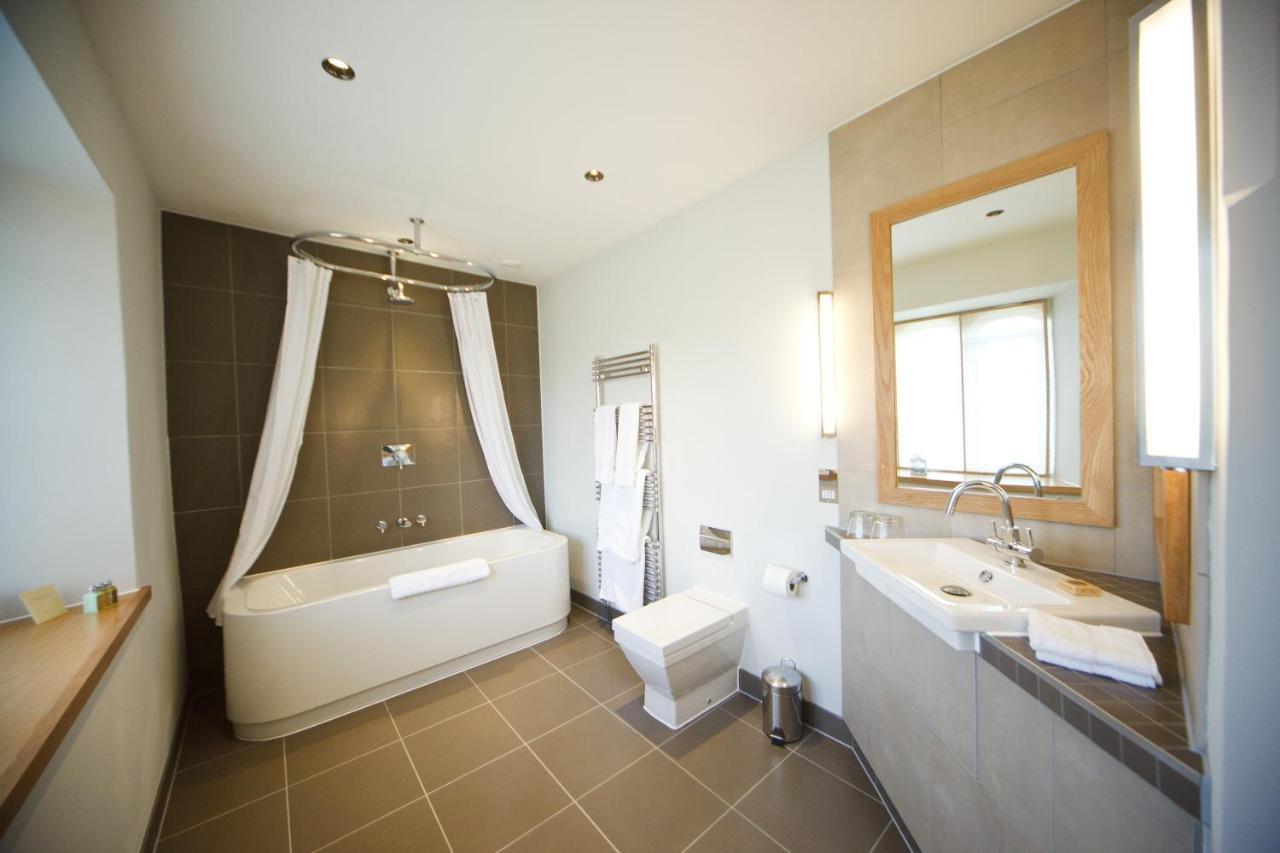 Leeds Castle Maiden'S Tower Bed & Breakfast Maidstone Exterior photo