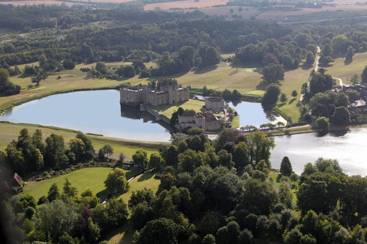 Leeds Castle Maiden'S Tower Bed & Breakfast Maidstone Exterior photo